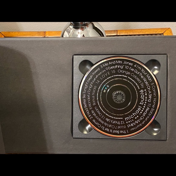 Michael Buble Collector’s Edition Coffee Table Book + CD Set - Picture 4 of 8